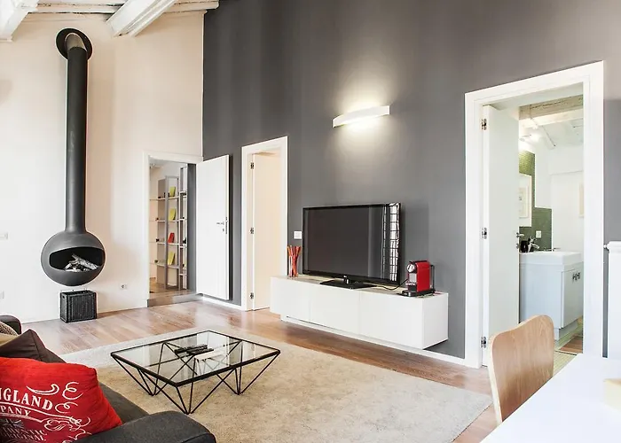 Spanish Steps Luxury Penthouse דירה *