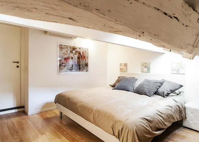 Spanish Steps Luxury Penthouse דירה *